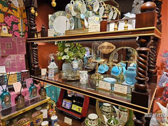 【发光的角落】商店一角