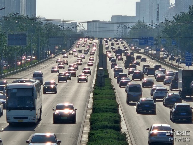 【 长焦与微距】路上的车流