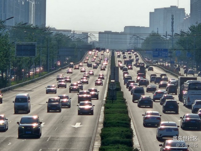 【 长焦与微距】路上的车流