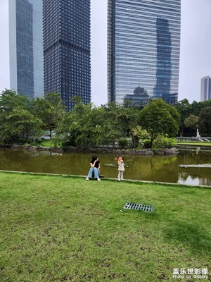 【悦见小满】湖中拍照