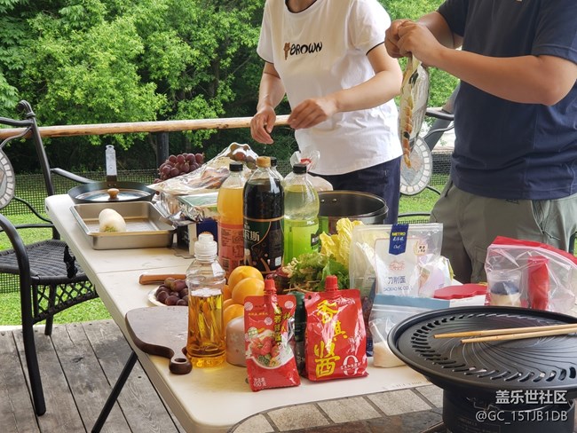 【薄机天花板与山野露营】烟火气中的科技体验