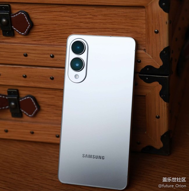 【Galaxy S25Edge第一印象】薄如纸,轻如翼