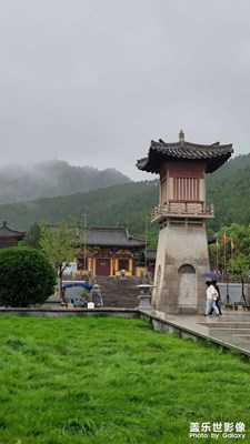 雨中行。。。