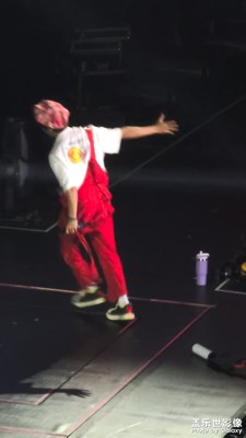 这个小黄有点好玩