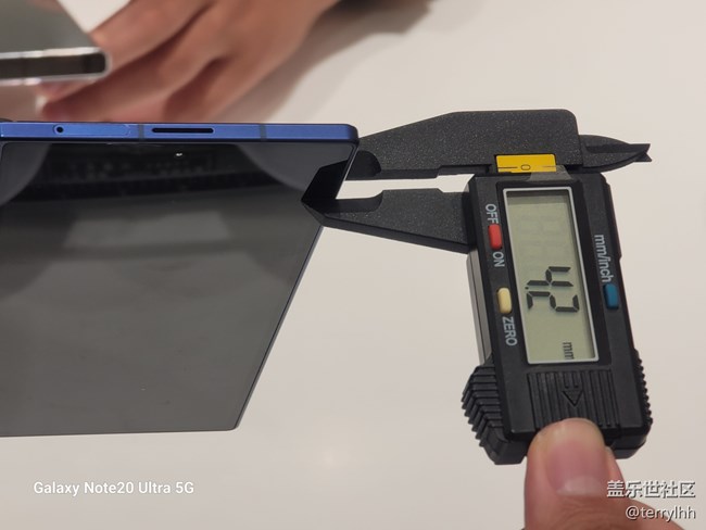【新一代折叠新品】Z Fold7与Z Flip7新机超前线下体验。