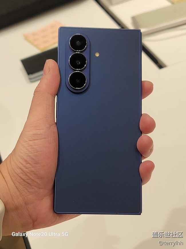 【新一代折叠新品】Z Fold7与Z Flip7新机超前线下体验。