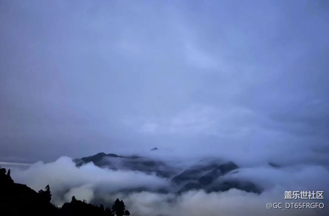 【光影之约】山顶观云