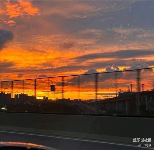 【雨过天晴】下班路上