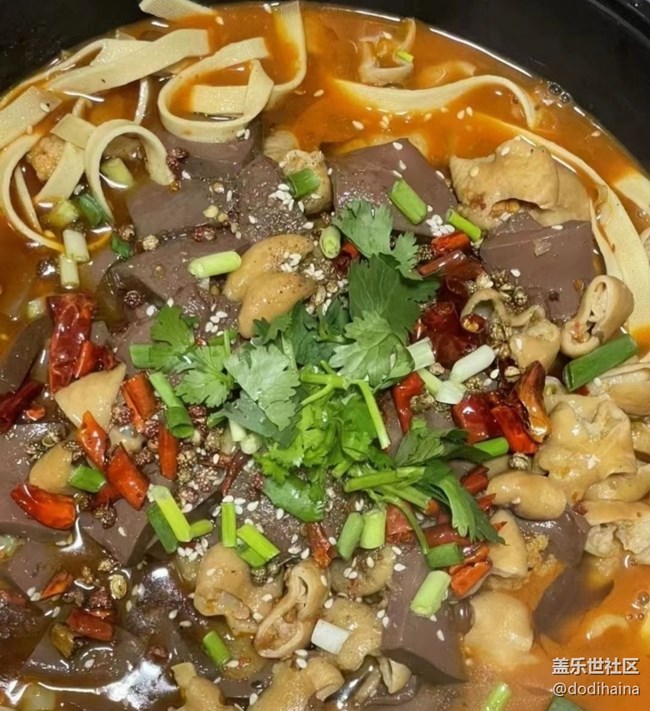 【鲜萃暑味】肥肠鸭血煲
