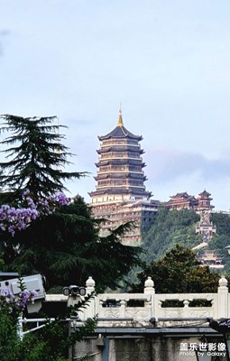 【用镜头安利一条街 】+ 贵阳甲秀楼附近的步道