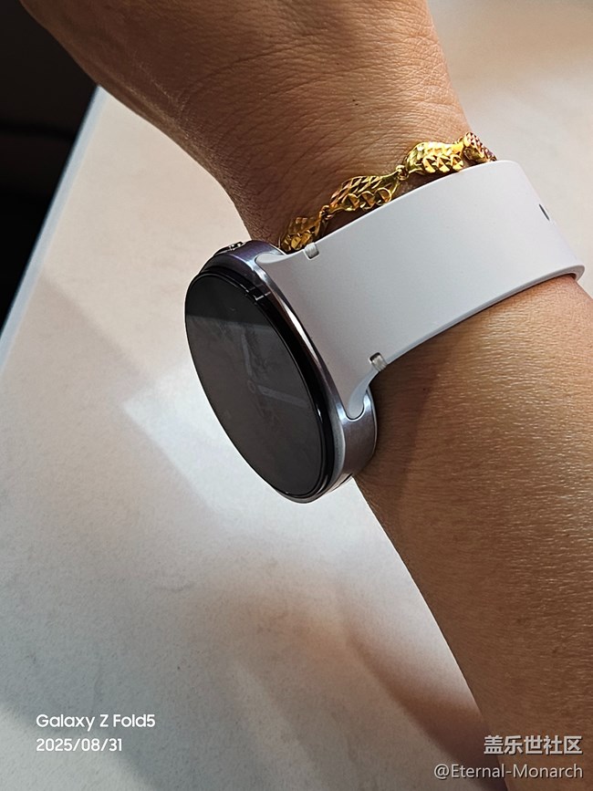 【我的运动搭子Watch8】戴上Watch8，秒变大玩家