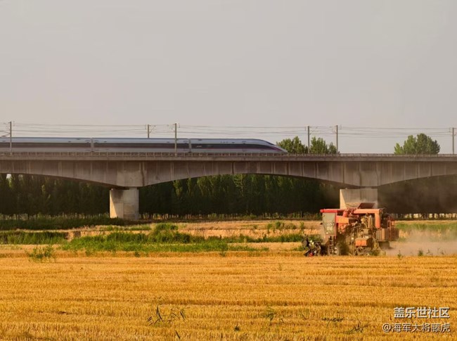 【旅途中的精彩时刻】田野与时代的交响