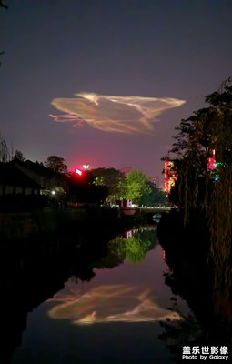 【步履间的风景】+夜空中最亮的云层