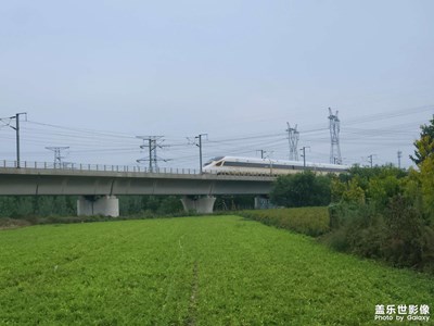 阡陌交通，往来村民