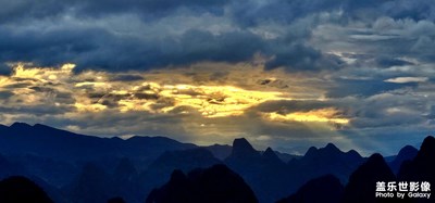 守得云开雾散见日明