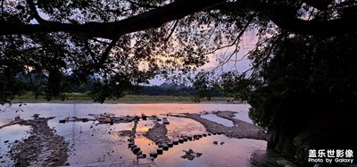 早上的阳朔拍出了鱼鹰唱晚的感觉