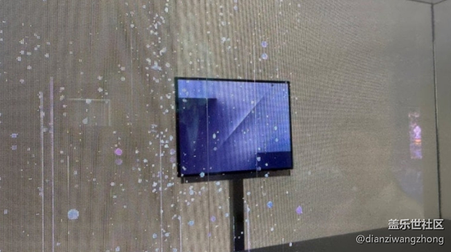 三星推出 Galaxy Z TriFold 智能手机 三星推出 Galaxy Z TriFold 智能手机