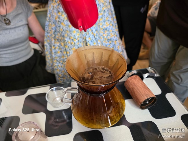 沈阳星粉聚首！咖啡馆里的手冲香与镜头里的拉花美