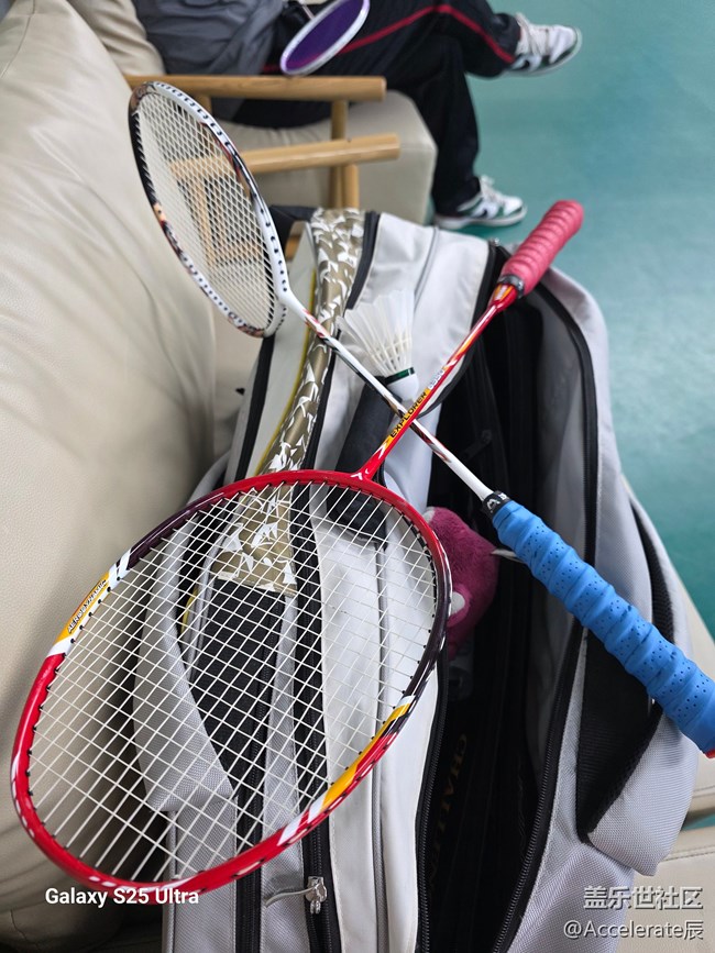 沈阳星粉集结羽毛球馆！夏日挥拍活力满，手机镜头定格热血瞬间