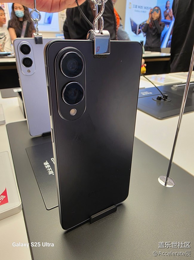 星粉集结！Galaxy S25 Edge 发布会回看 + 实机体验全记录