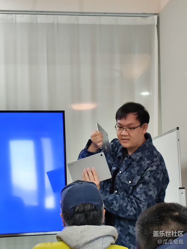 星粉家人再度欢聚!每一次相聚都满含期待,而此次的核心惊喜,便是三星Galaxy Tab S11轻旗舰智能便携平 星粉家人再度欢聚!每一次相聚都满含期待,而此次的核心惊喜,便是三星Galaxy Tab S11轻旗舰智能便携平