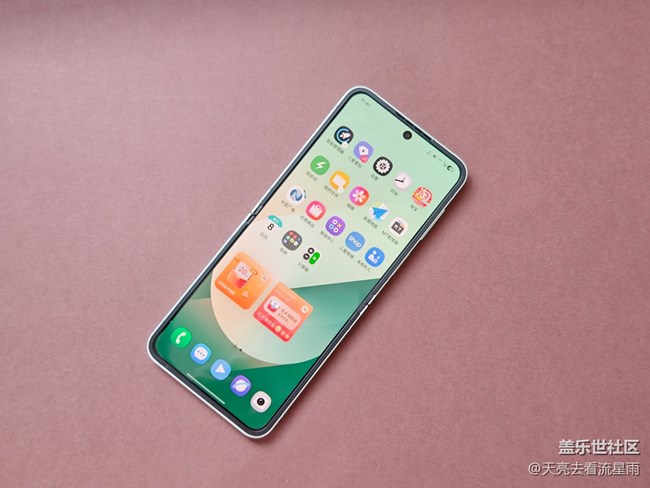 三星Galaxy Z Flip6体验：有颜值有实力的AI小折叠手机