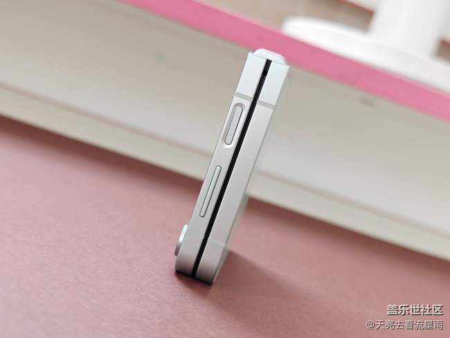 三星Galaxy Z Flip6体验：有颜值有实力的AI小折叠手机