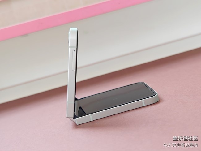 三星Galaxy Z Flip6体验：有颜值有实力的AI小折叠手机