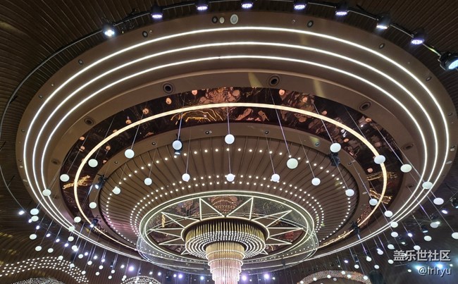 【光影里的故事】灯光中的美感