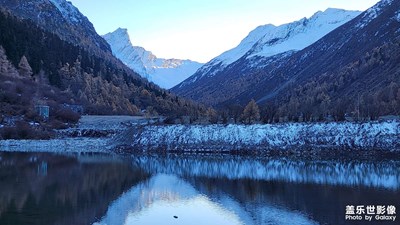 【地标最佳机位】+小金玛嘉沟雪山红叶彩林