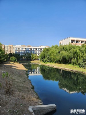 【地标最佳机位】+深秋的蓝天