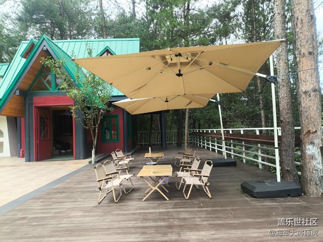 【秋末山景】秋末山径里，藏着时光的温柔