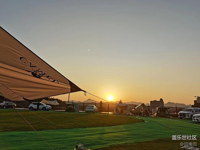 【折叠屏手机里的春夏秋冬】露营