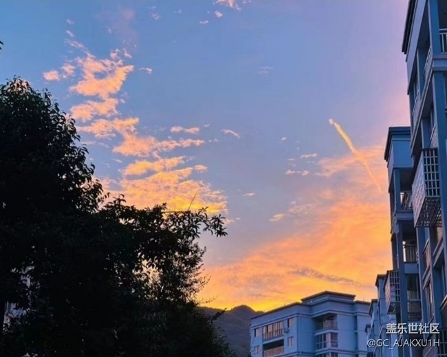 【折叠屏手机里的春夏秋冬】高温天气