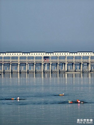 【镜头里的故事】+冬日里的江畔