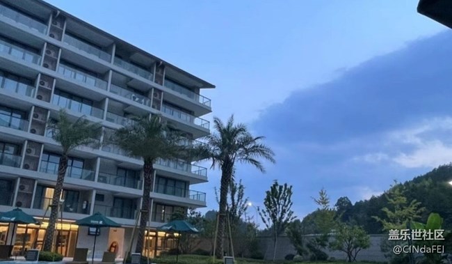 【折叠屏手机里的春夏秋冬】戏水