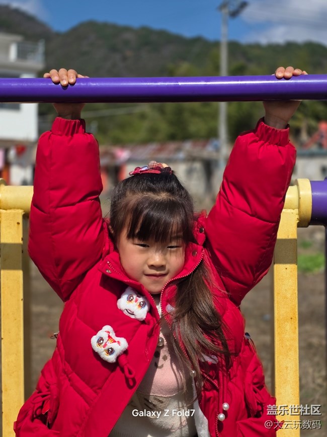 薄到离谱,三星Galaxy Z Fold7惊艳这个春节 薄到离谱,三星Galaxy Z Fold7惊艳这个春节
