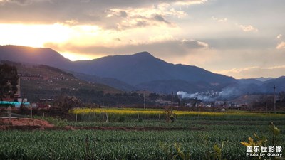 【光影一刻】+大理的晚霞和蓝天白云
