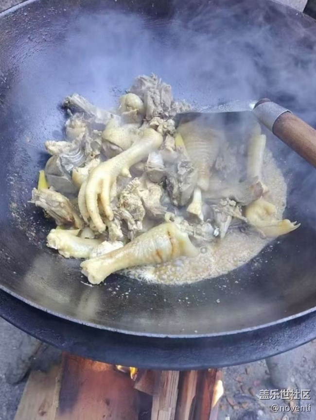 【寻味三月天】铁锅炖鸡