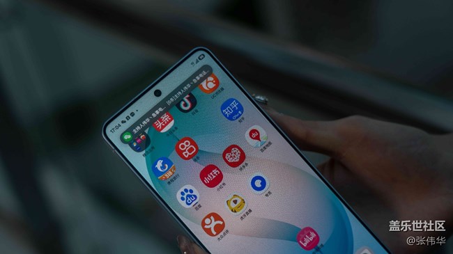 送给爱健身的漂亮妹妹一台三星S26 Ultra，防窥功能的强大才是对她最好的保护