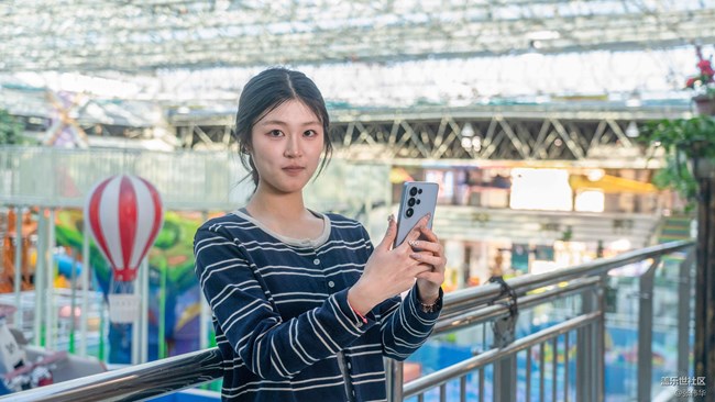 送给爱健身的漂亮妹妹一台三星S26 Ultra，防窥功能的强大才是对她最好的保护