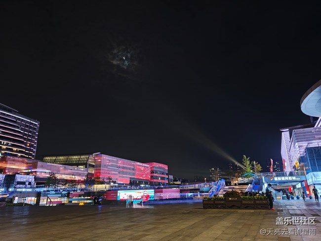 【拾光漫步】晚上散步逛逛街，白天散步买束花