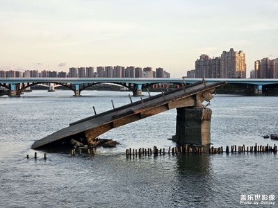 【秋高气爽】江边的残桥与落日