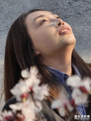 S25 Ultra人像拍摄:樱花树下站谁都美