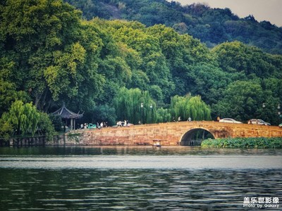 【步履间的风景】+苏堤