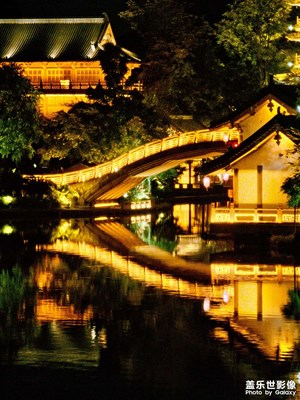 光影与水韵交织的东方梦境