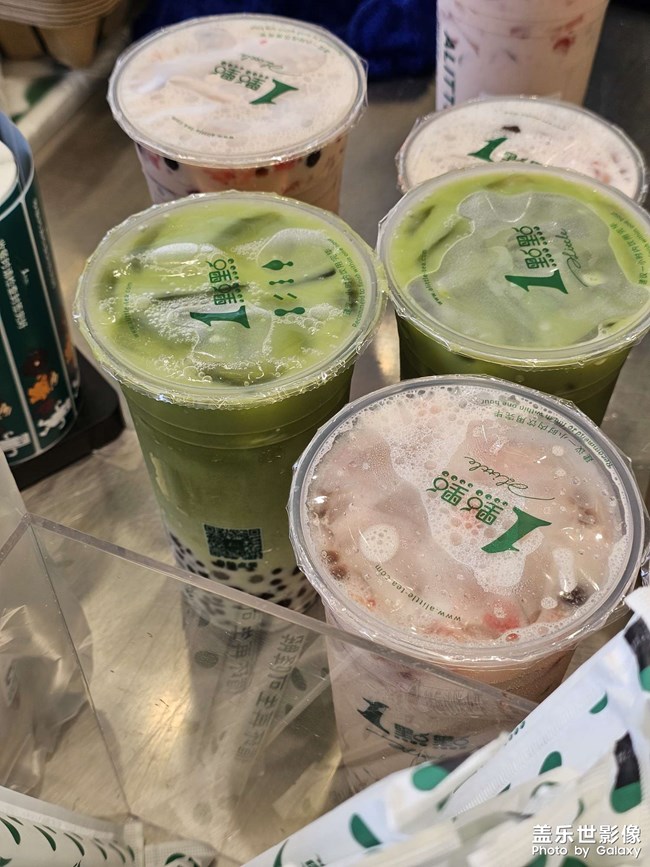 春节前的奶茶很塞牙缝